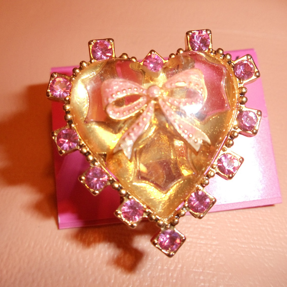 BETSEY JOHNSON TEA PARTY PRINCESS CRYSTAL BOW RING